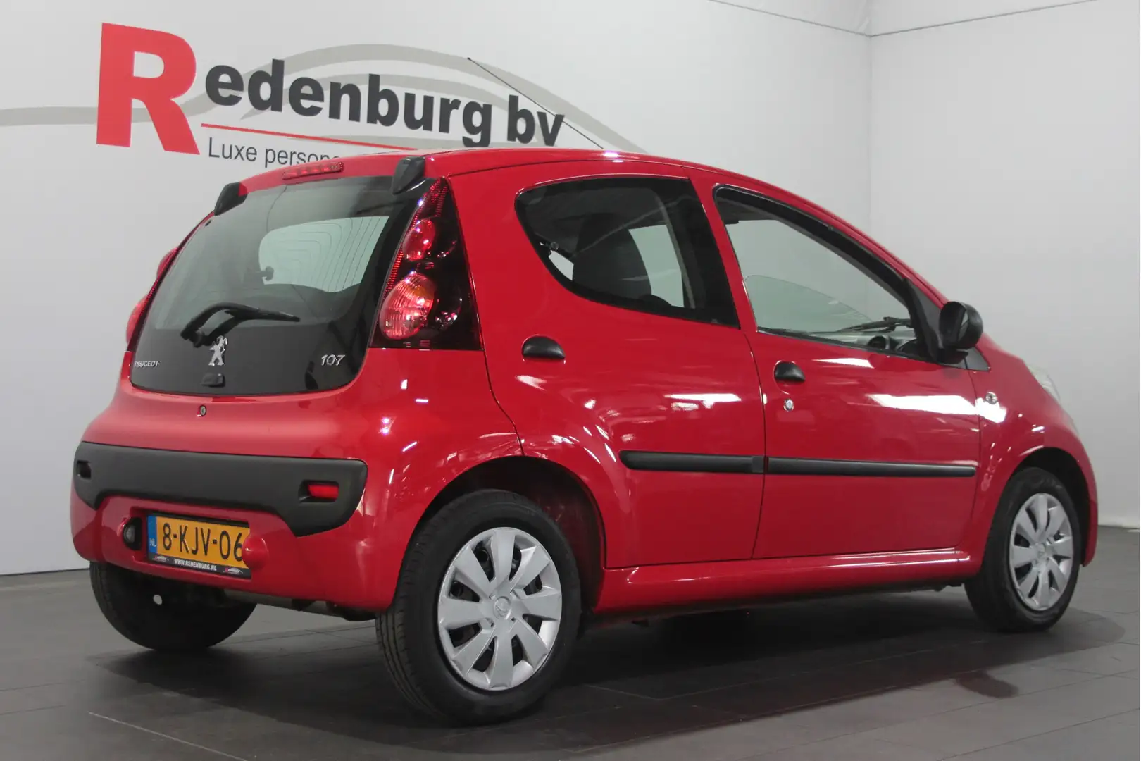 Peugeot 107 1.0 Access Accent - 5 drs. - NAP / Airco / Radio c Rood - 2