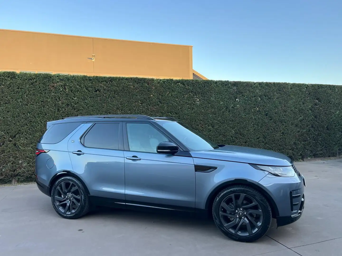 Land Rover Discovery 3.0 TD6 249 CV HSE Blau - 2