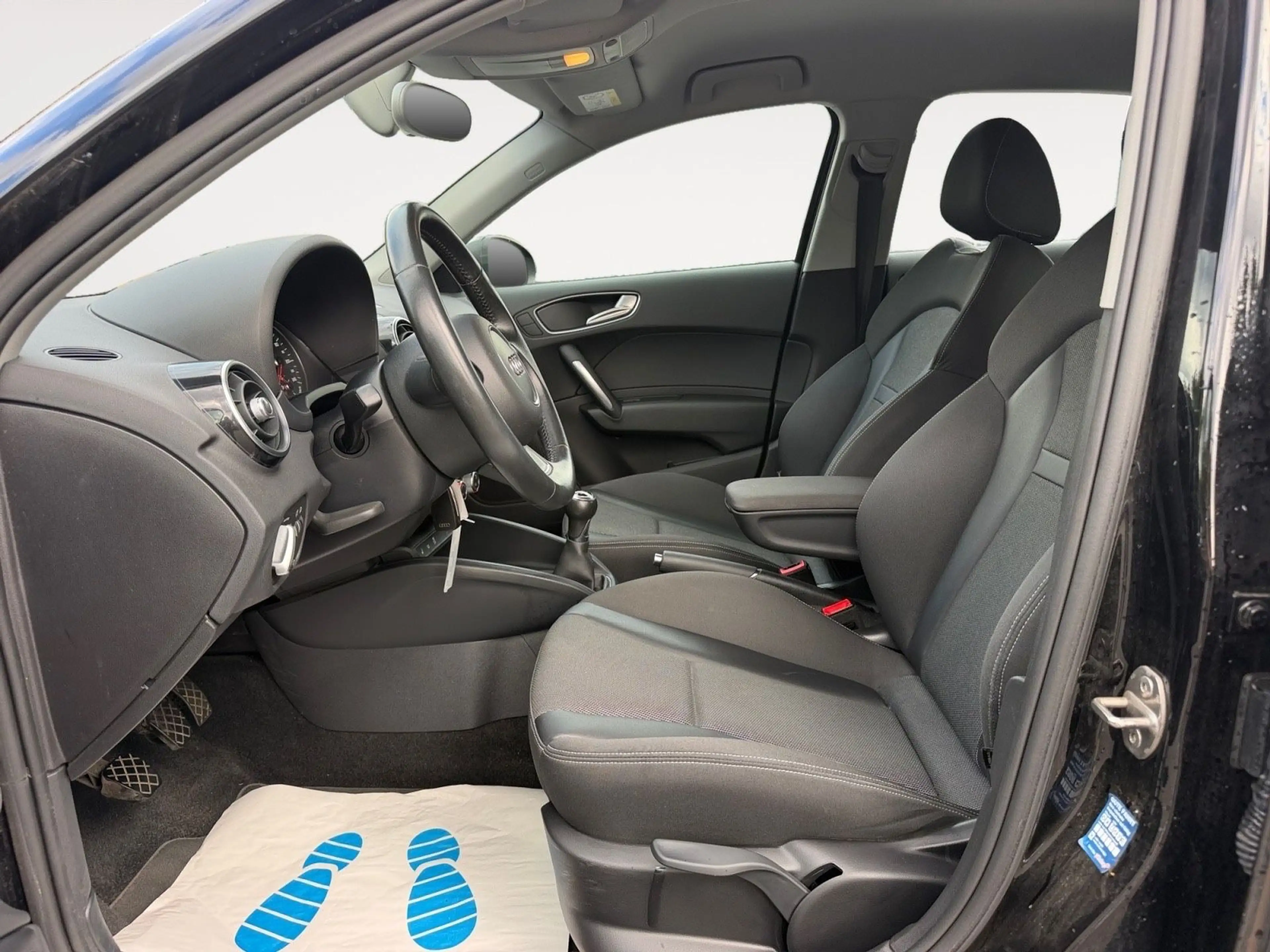 Audi A1 Sportback sport Navi Sitzheizung PDC — photo 7