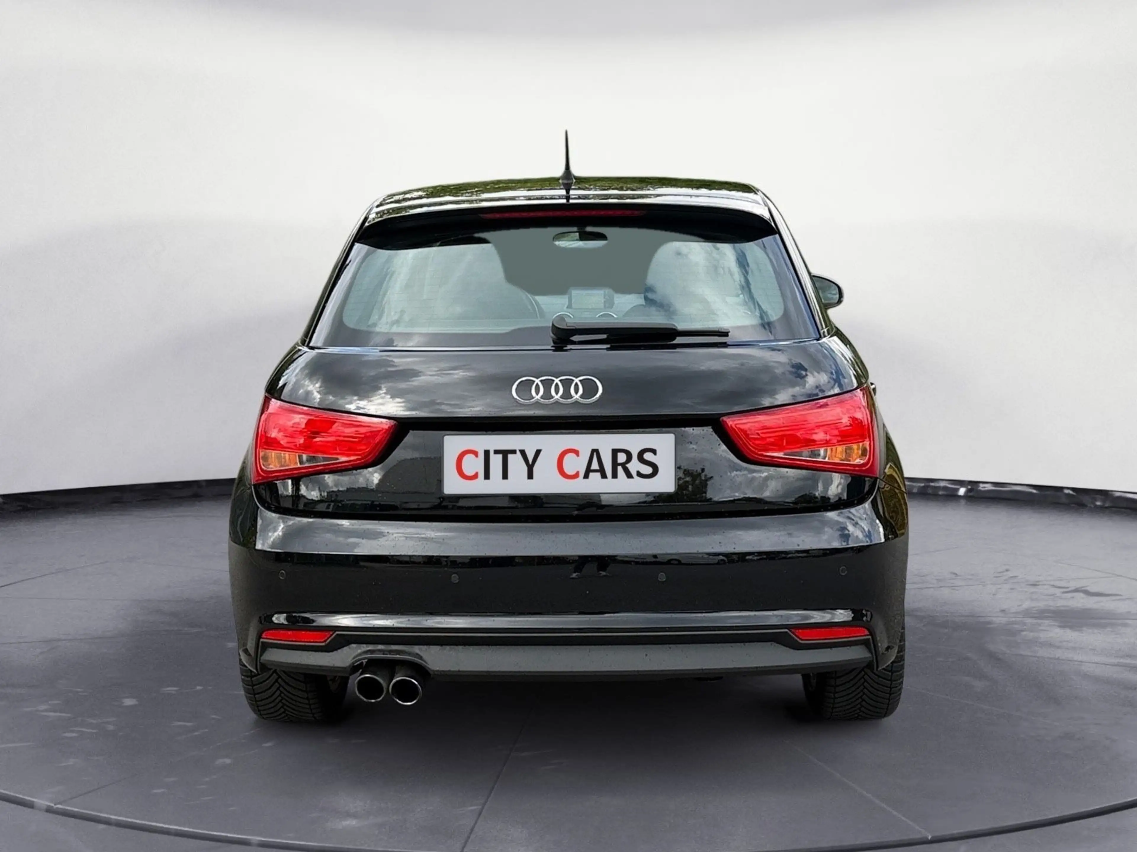 Audi A1 Sportback sport Navi Sitzheizung PDC — photo 5