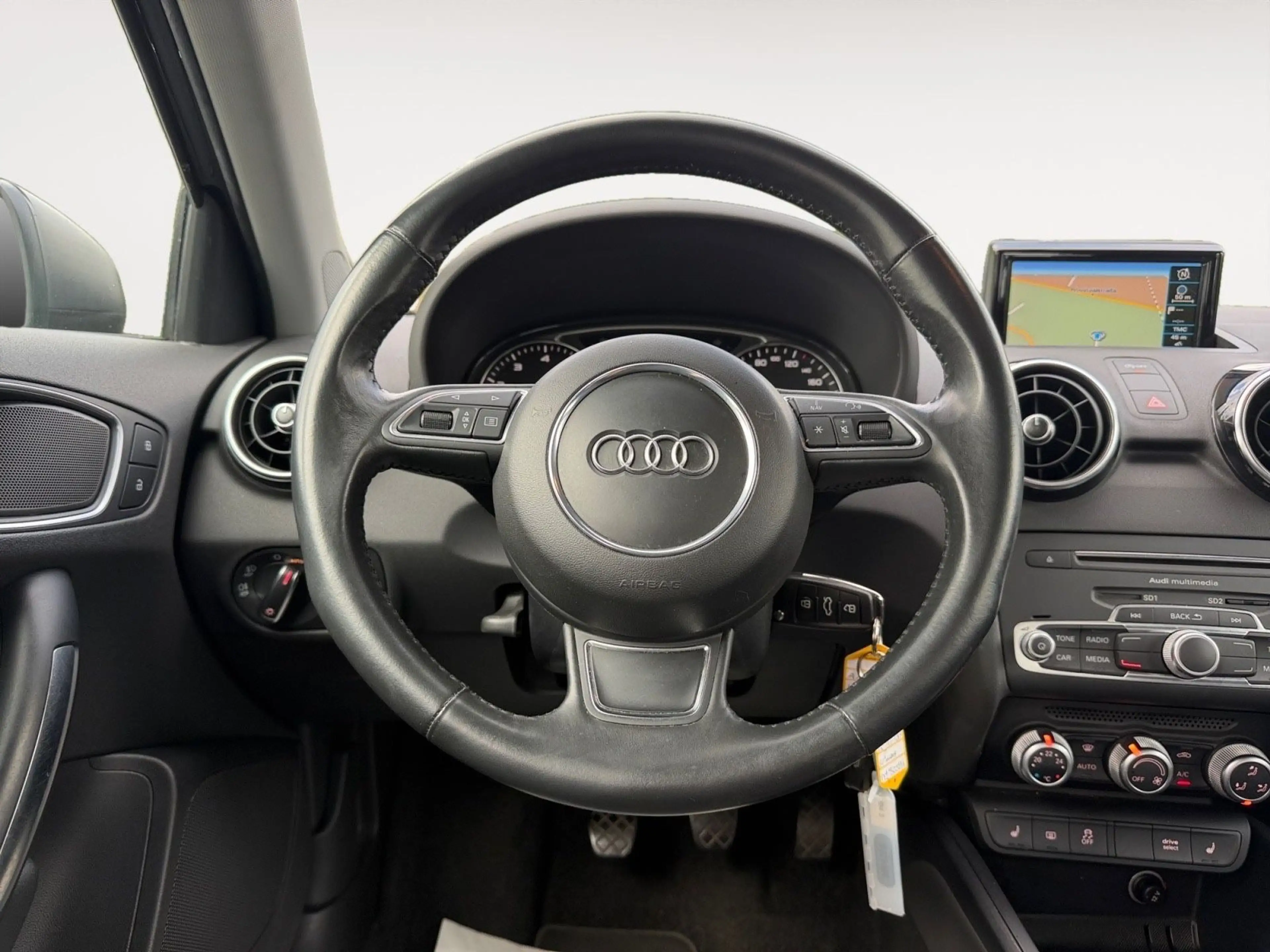 Audi A1 Sportback sport Navi Sitzheizung PDC — photo 12