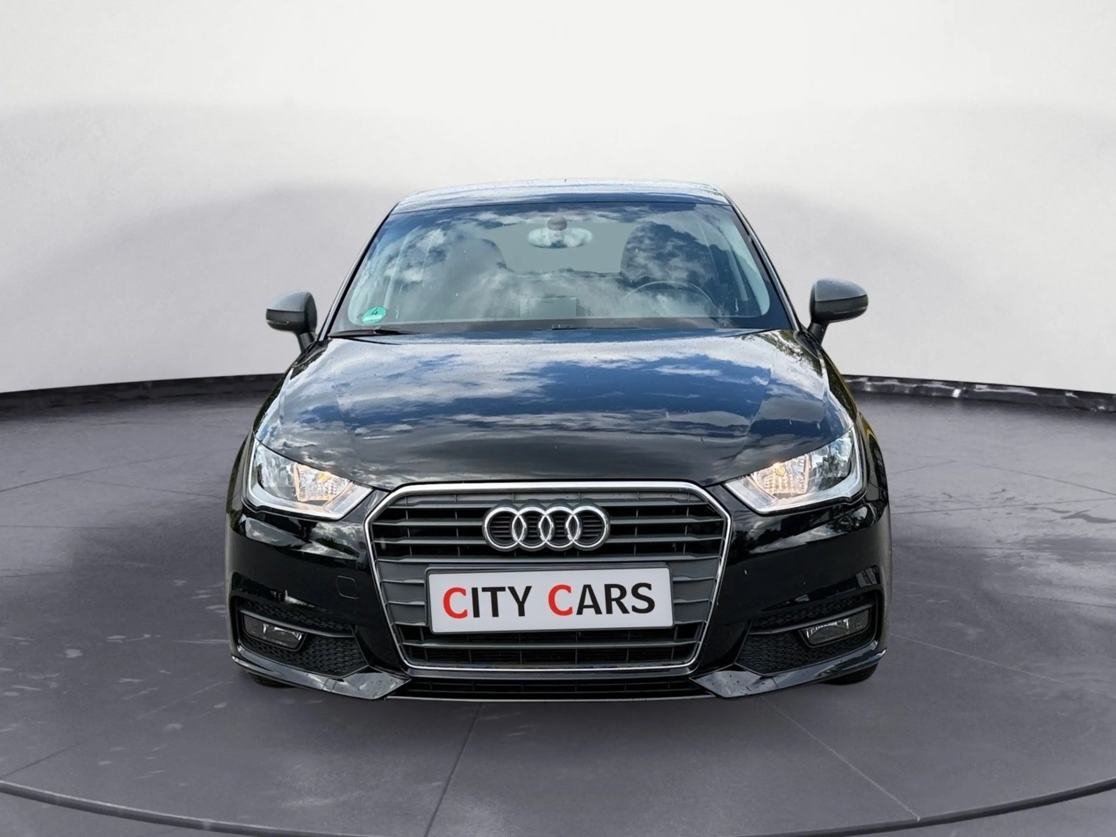 Audi A1 Sportback sport Navi Sitzheizung PDC — photo 3