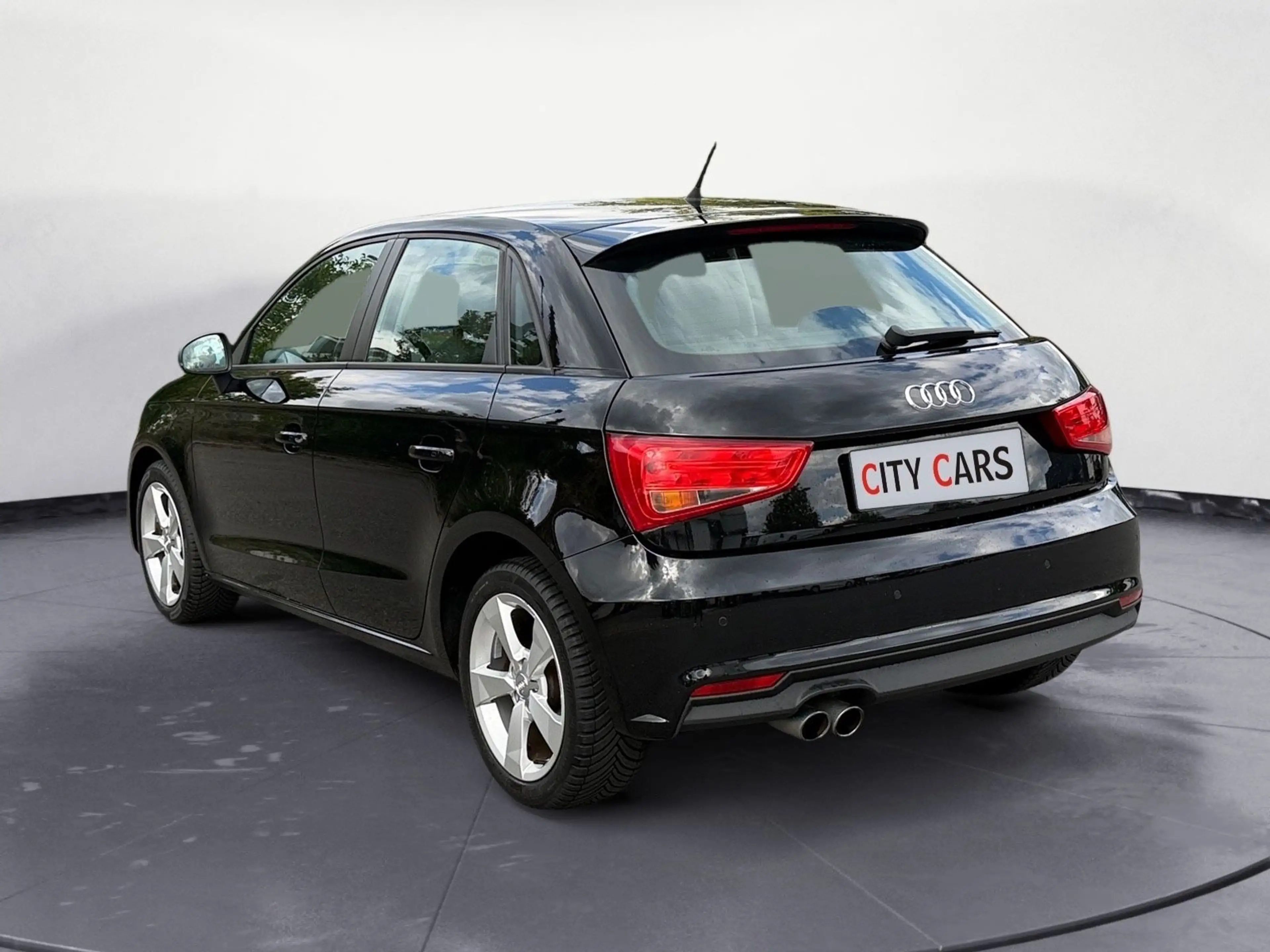 Audi A1 Sportback sport Navi Sitzheizung PDC — photo 4