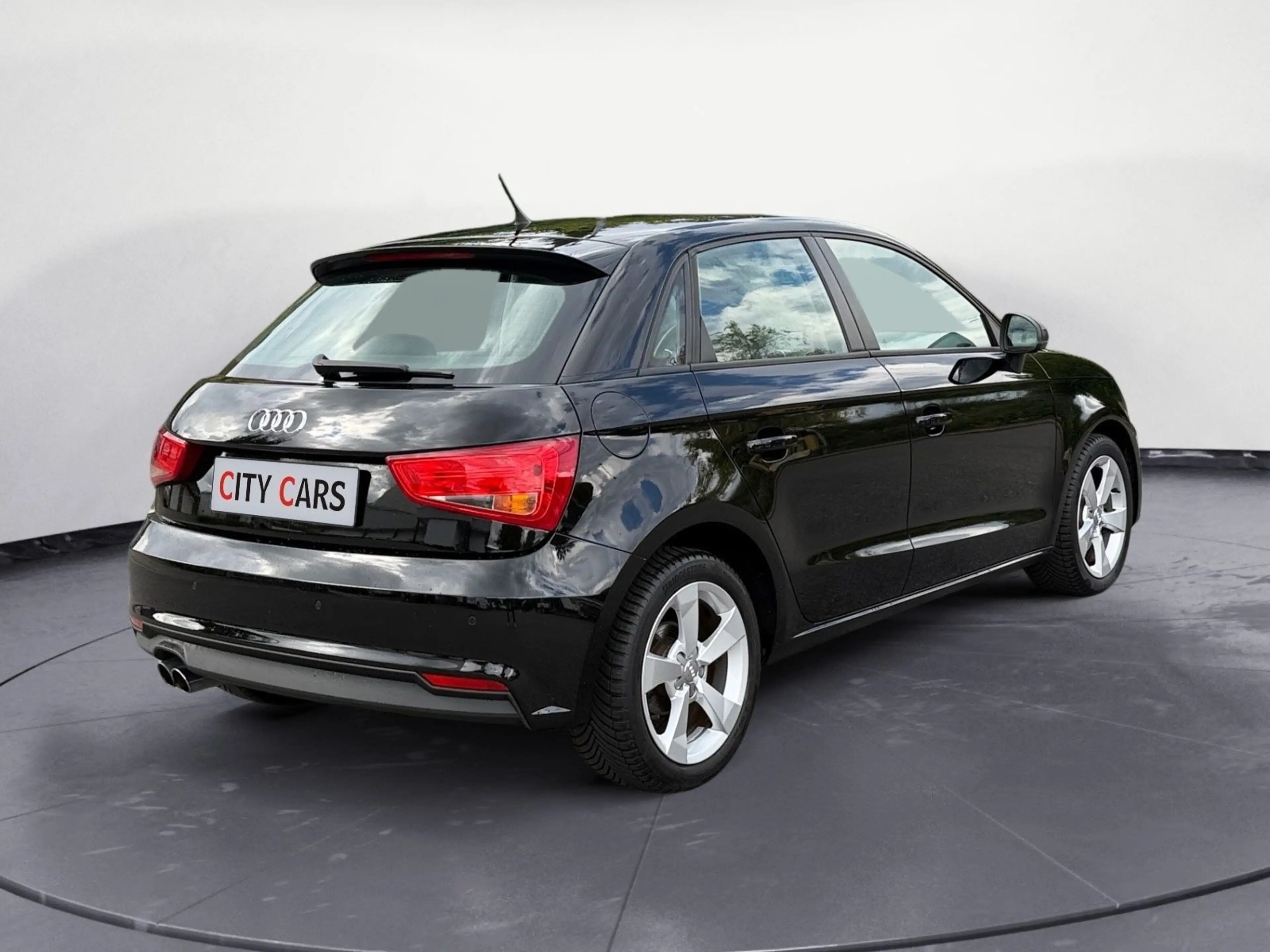 Audi A1 Sportback sport Navi Sitzheizung PDC — photo 6