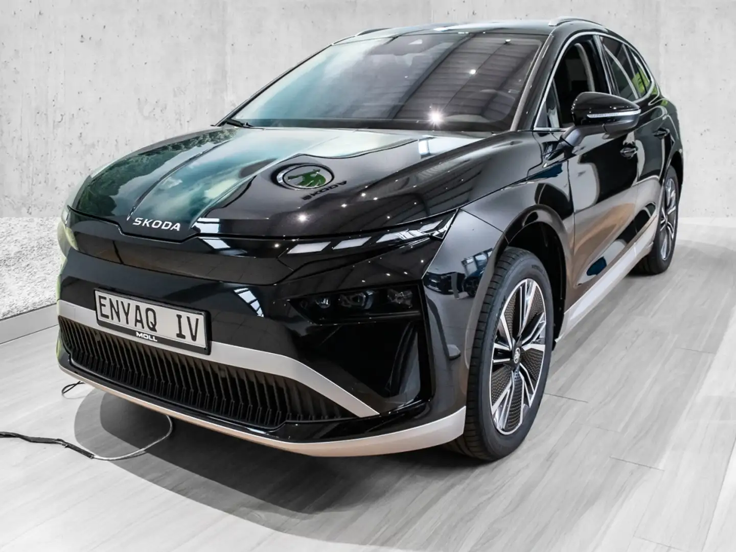 Skoda Enyaq 60 Lodge LM PANO ACC PDC AHK MATRIX LED Zwart - 2