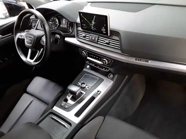 Audi Q5 view 9