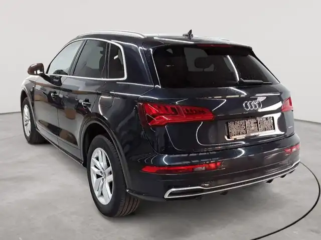 Audi Q5 view 5