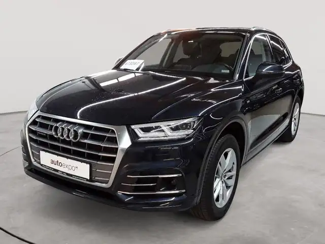 Audi Q5 view 2