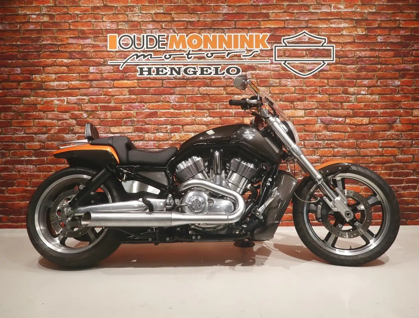 Harley-Davidson VRSCF Muscle 1250 Arancione - 1