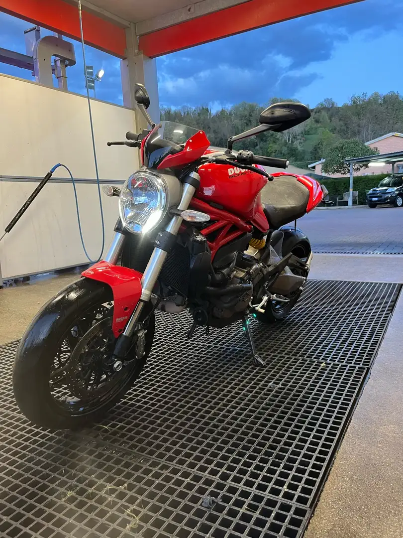 Ducati Monster 821 Červená - 2