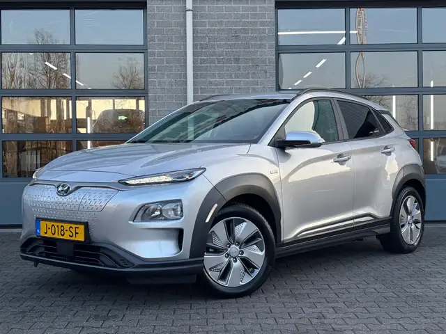 Hyundai KONA EV Fashion 64 kWh|SOH 100%|1E EIGENAAR|DEALERONDER