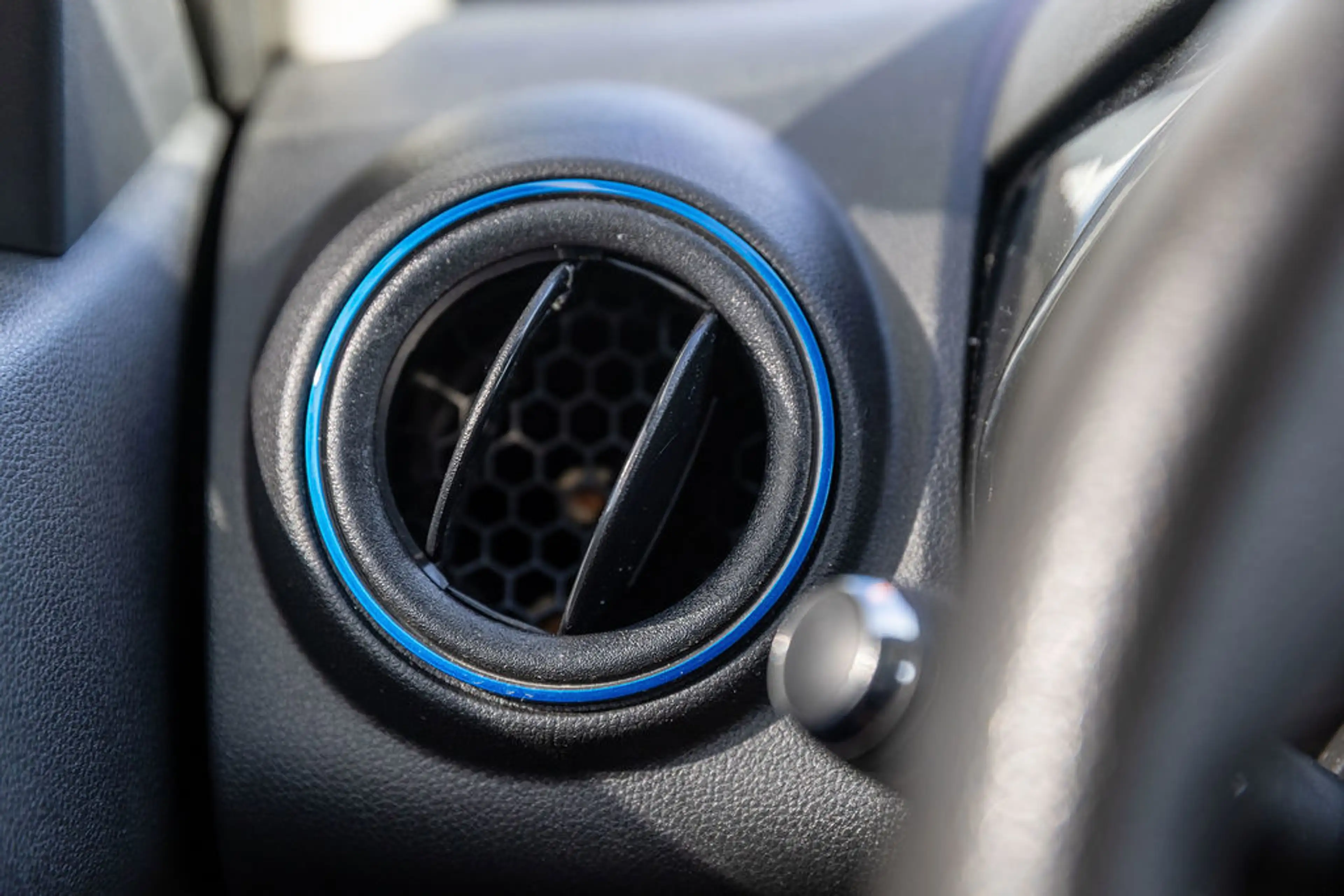 Dacia Spring Comfort Plus (Orange Pack) 27 kWh — photo 15