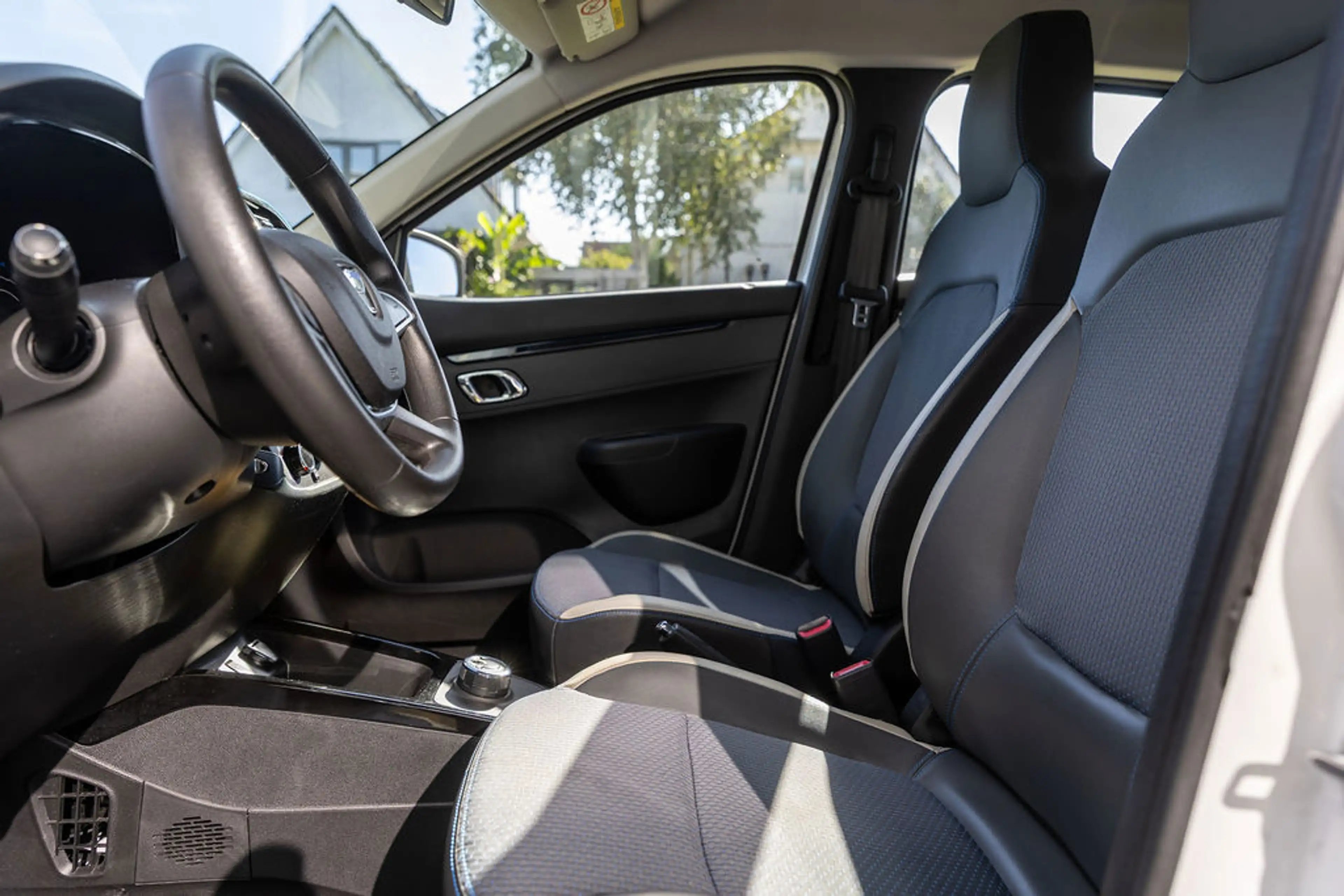 Dacia Spring Comfort Plus (Orange Pack) 27 kWh — photo 28