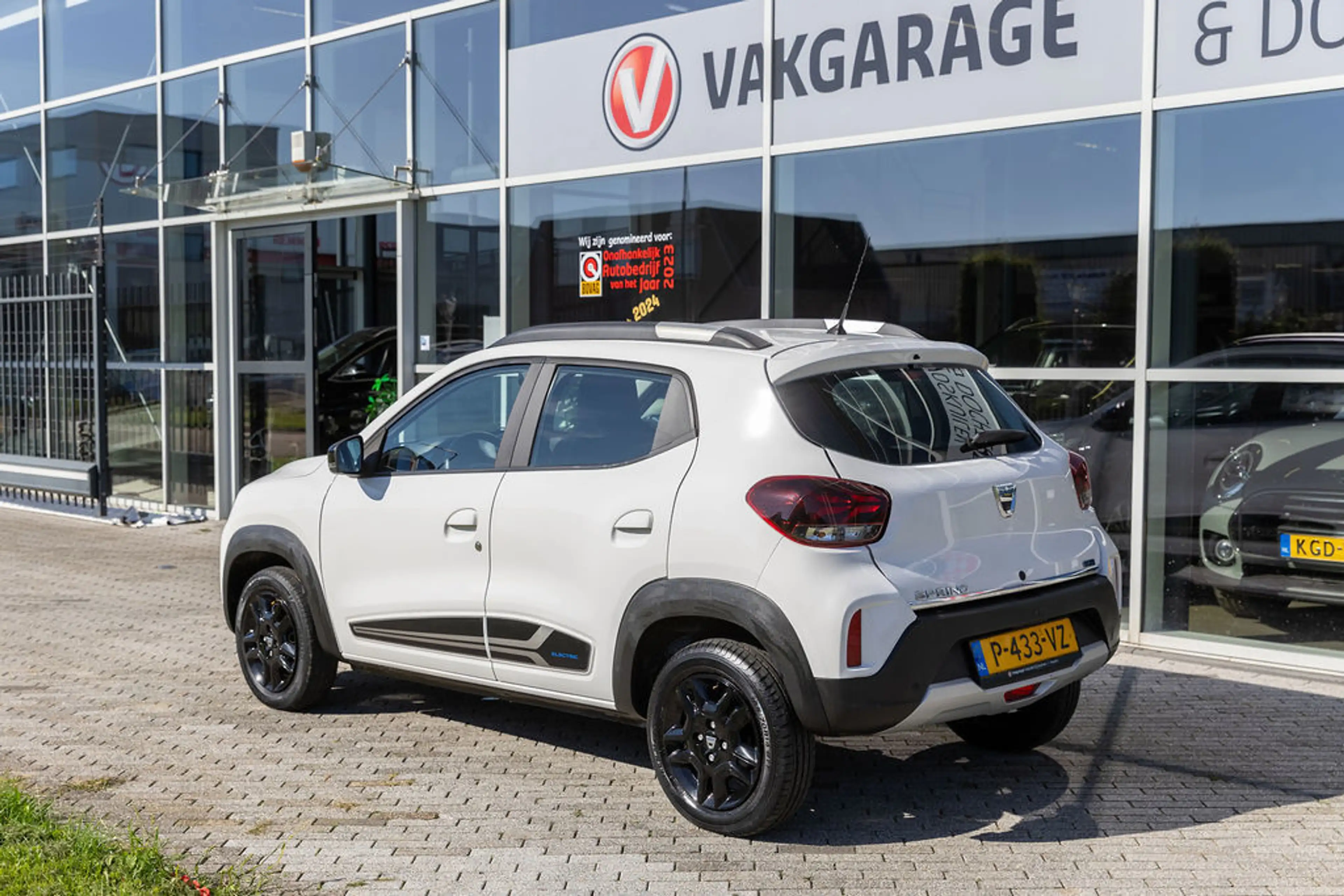 Dacia Spring Comfort Plus (Orange Pack) 27 kWh — photo 3