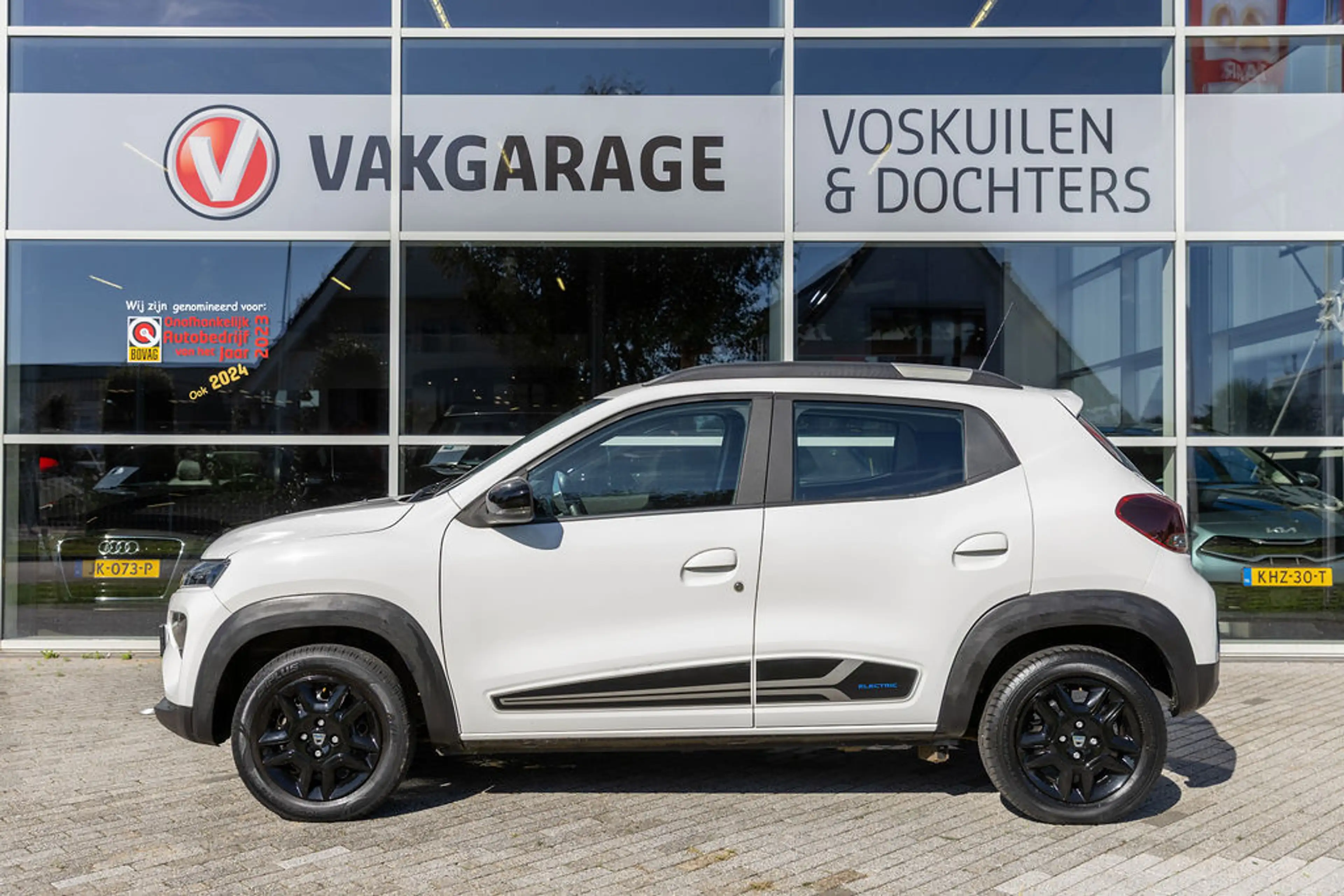 Dacia Spring Comfort Plus (Orange Pack) 27 kWh — photo 2