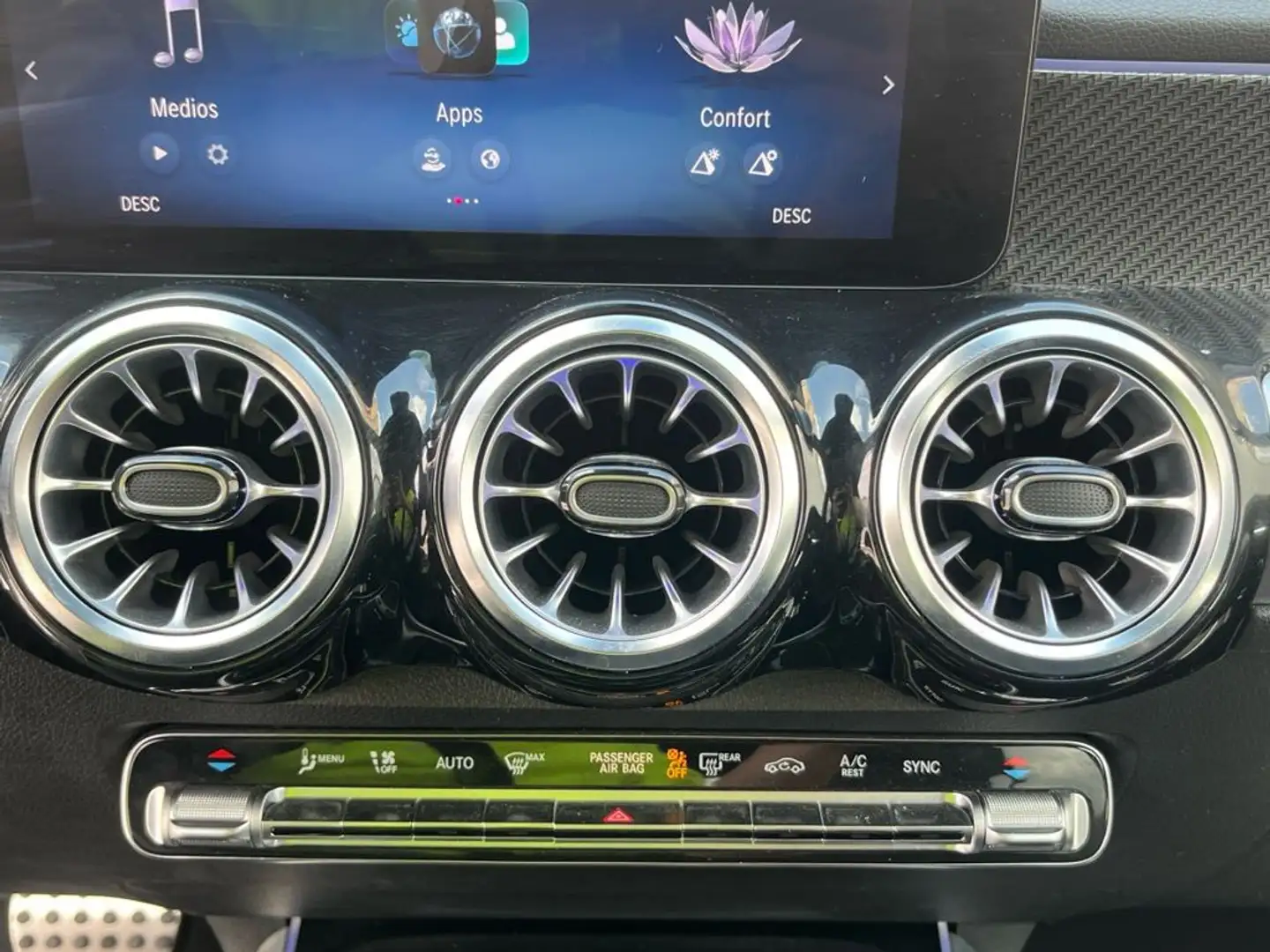 Mercedes-Benz GLB 200 d 4MATIC - 2