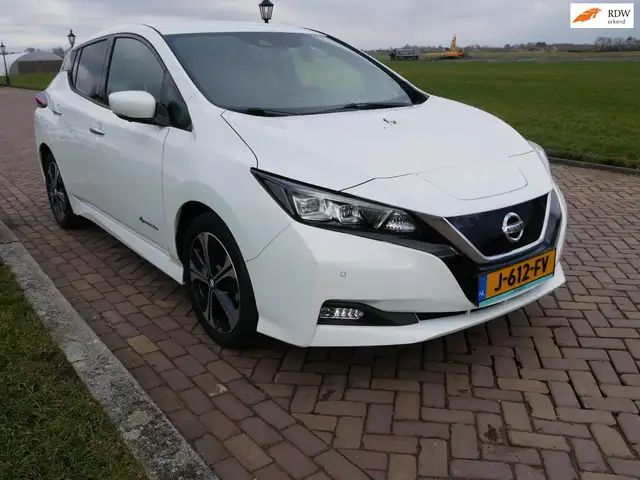 Nissan Leaf Tekna 40 kWh CLIMA NAVI CAMERA ** 8299 NETTO **