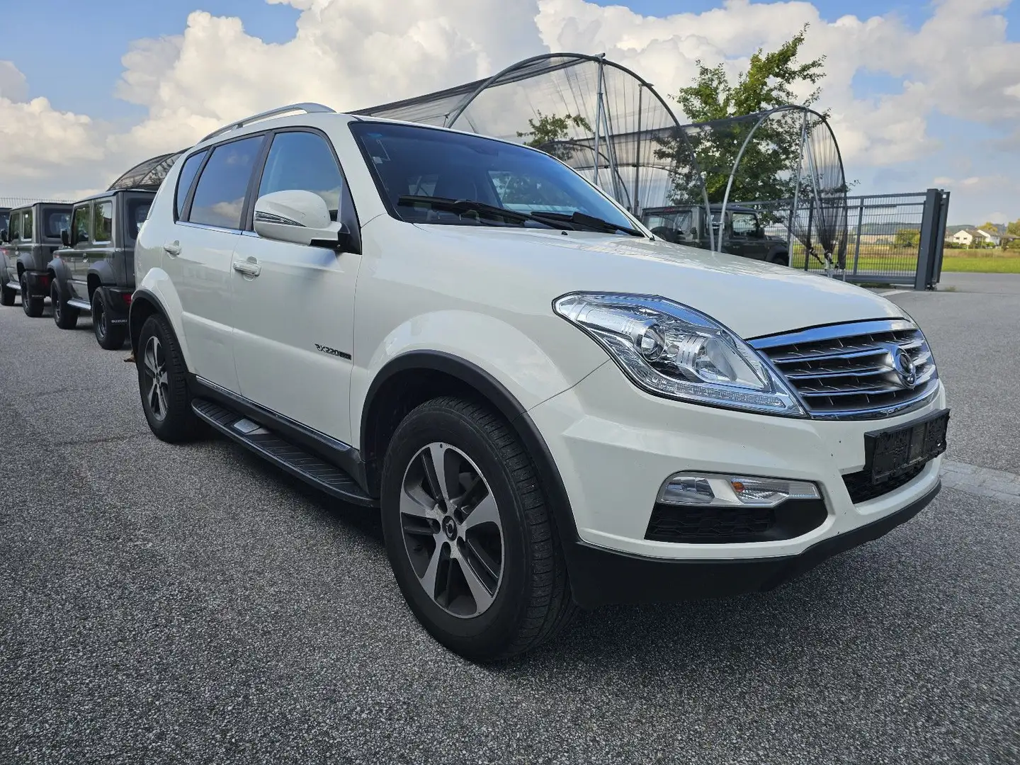 SsangYong Rexton Executive 4WD Automatik*Leder*Navi*AHK* Weiß - 2