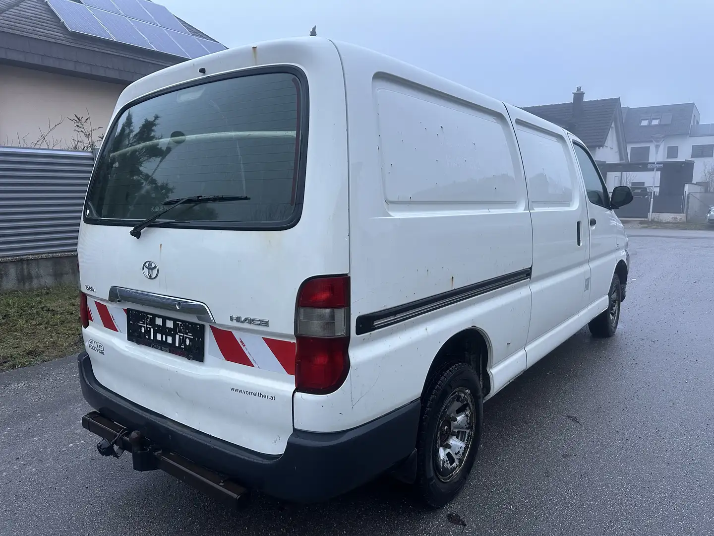 Toyota Hiace 2,5 D-4D 120 lang - 2