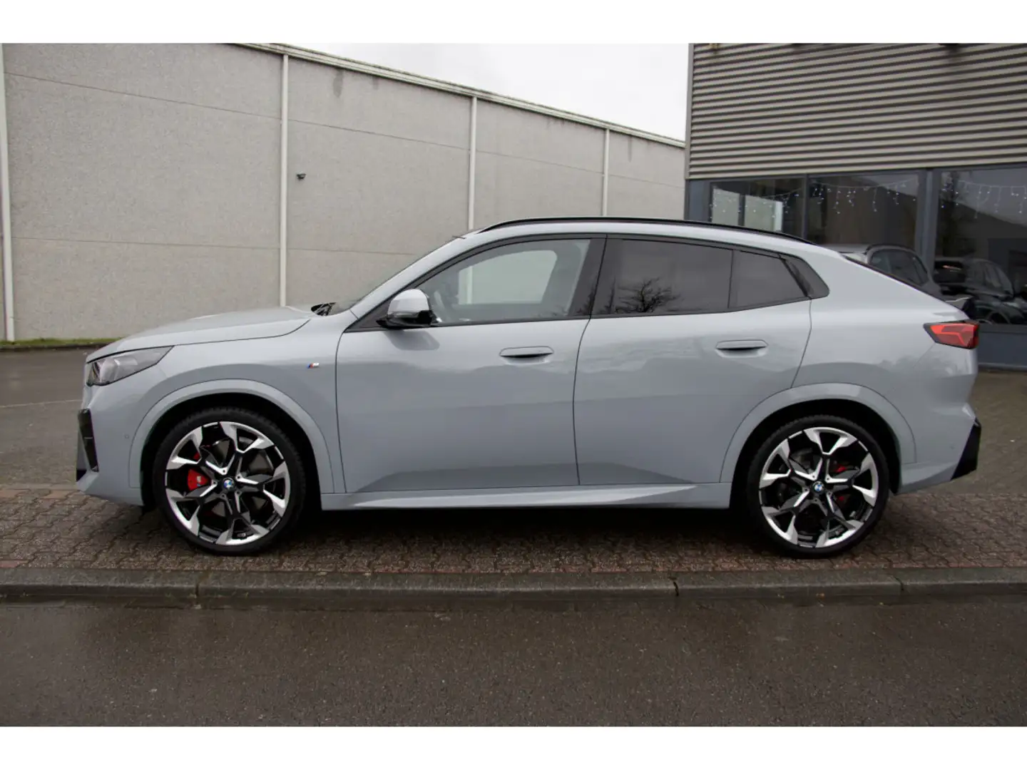 BMW X2 xDrive20d Aut. Pack M Sport Pro HuD AHK Pano 21" Gris - 2