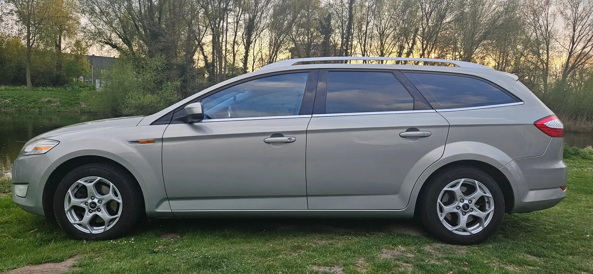 Ford Mondeo Mondeo 2.0-16V Limited Grijs - 2