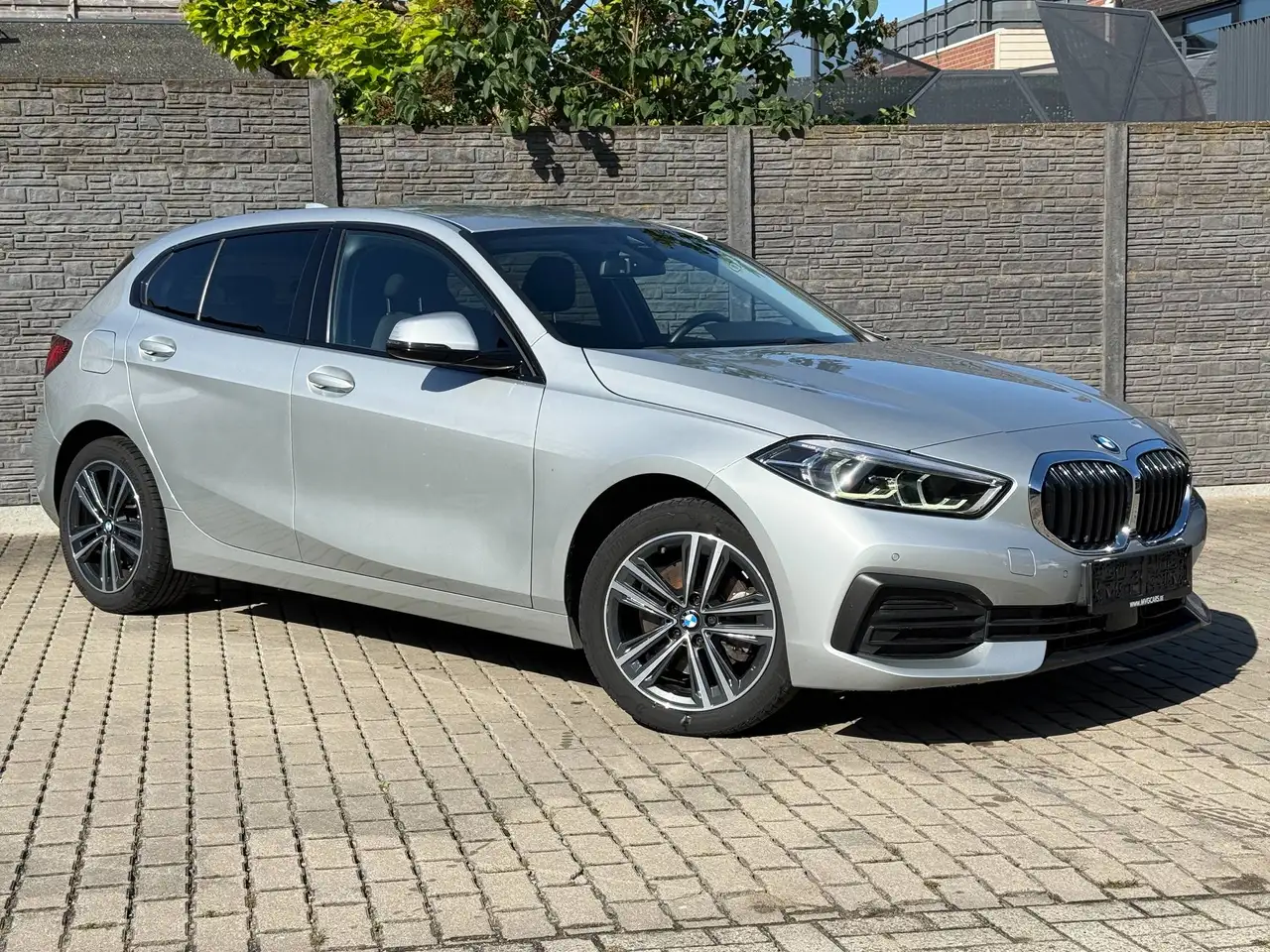 BMW 118 4/5 Deurs "Navigatie/LED/Trekhaak/Apple Carplay", миниатюра 2