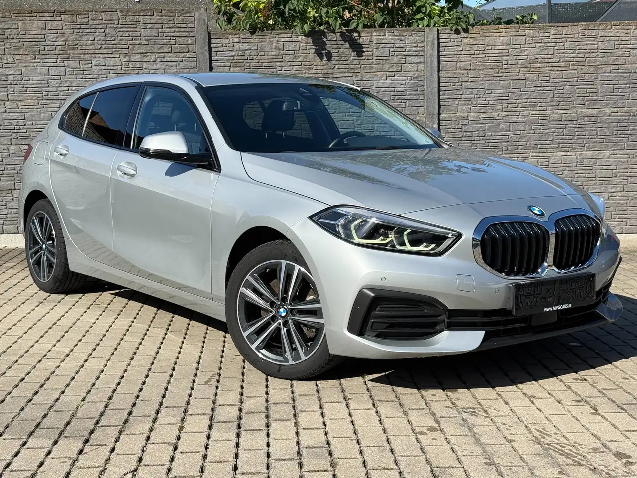 BMW 118 4/5 Deurs "Navigatie/LED/Trekhaak/Apple Carplay"