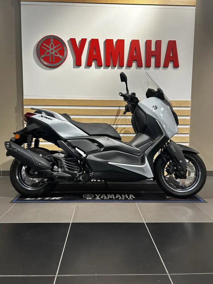 Yamaha X-Max 125