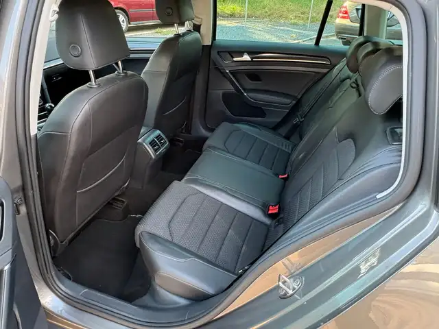 Volkswagen Golf view 12