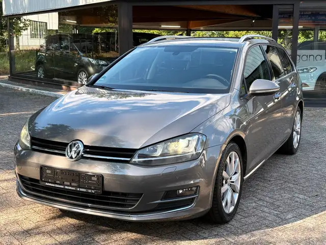 Volkswagen Golf view 2