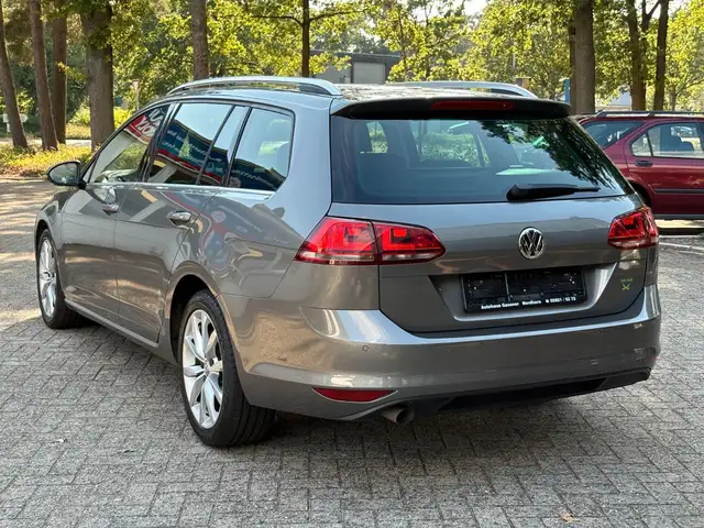 Volkswagen Golf view 5