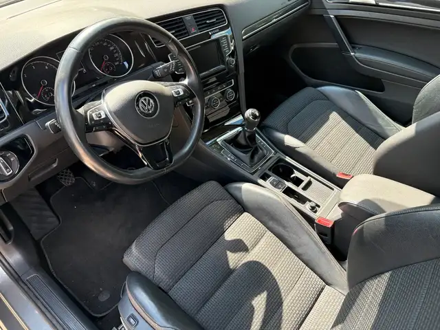 Volkswagen Golf view 9