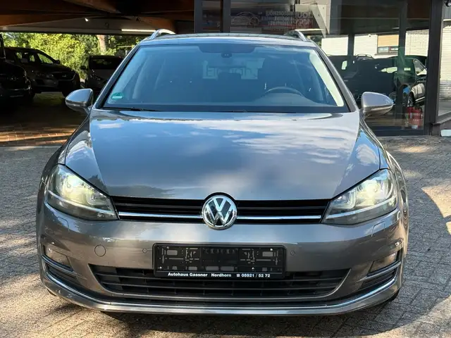 Volkswagen Golf view 3