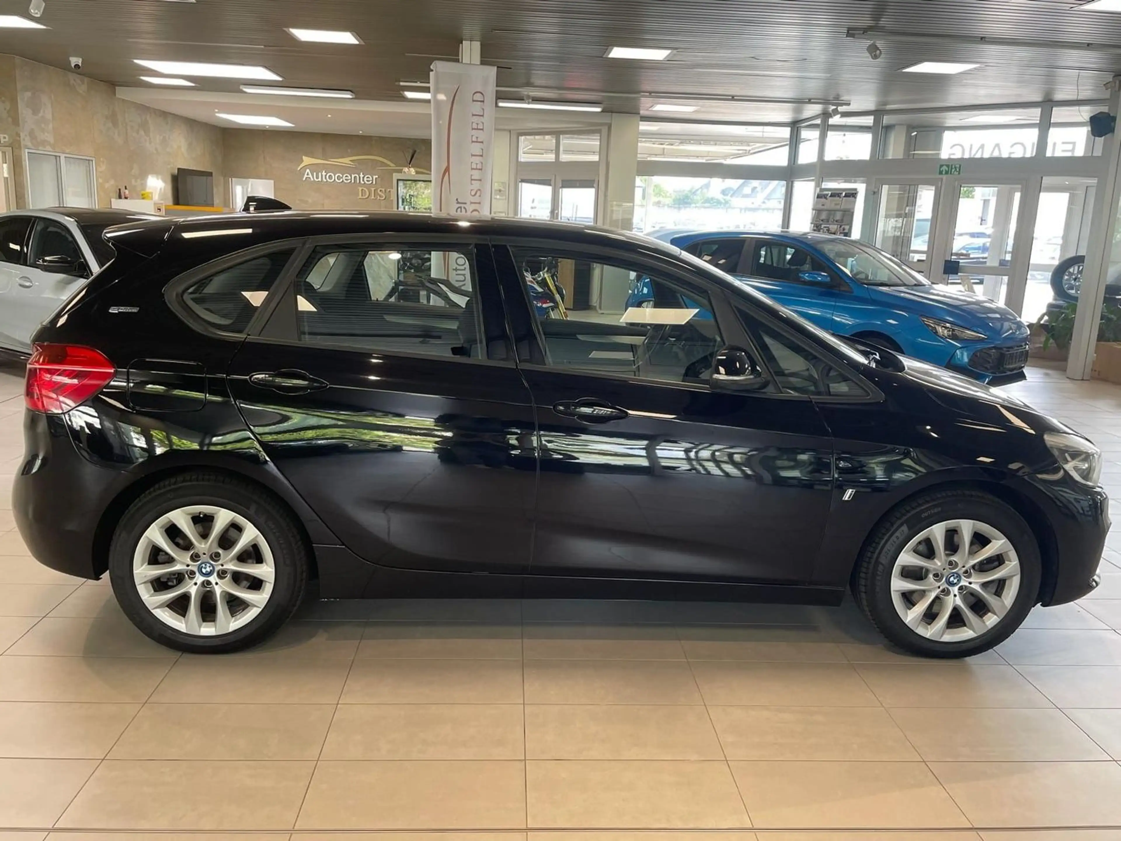 BMW 225 xe Advantage — photo 8