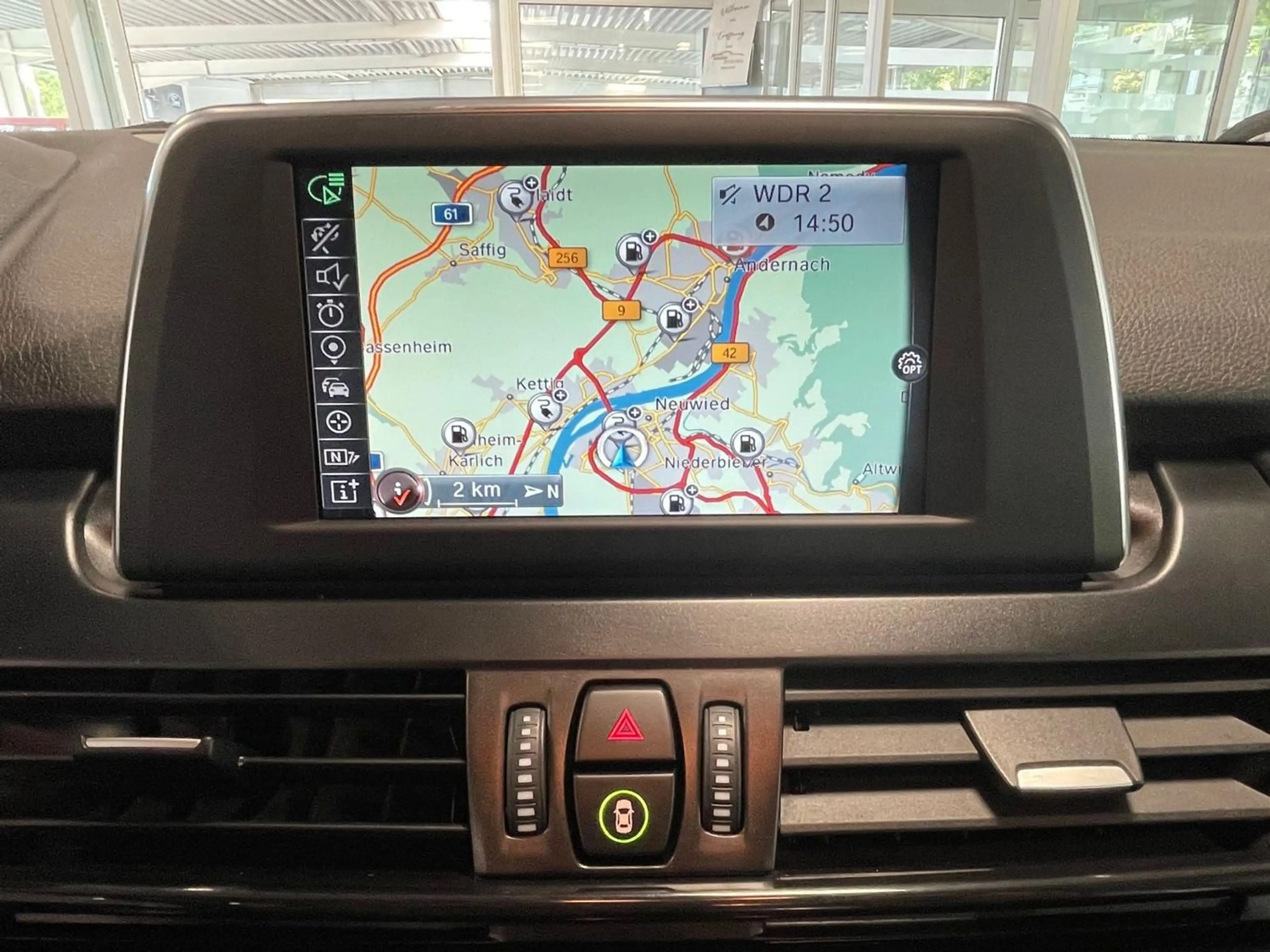 BMW 225 xe Advantage — photo 12