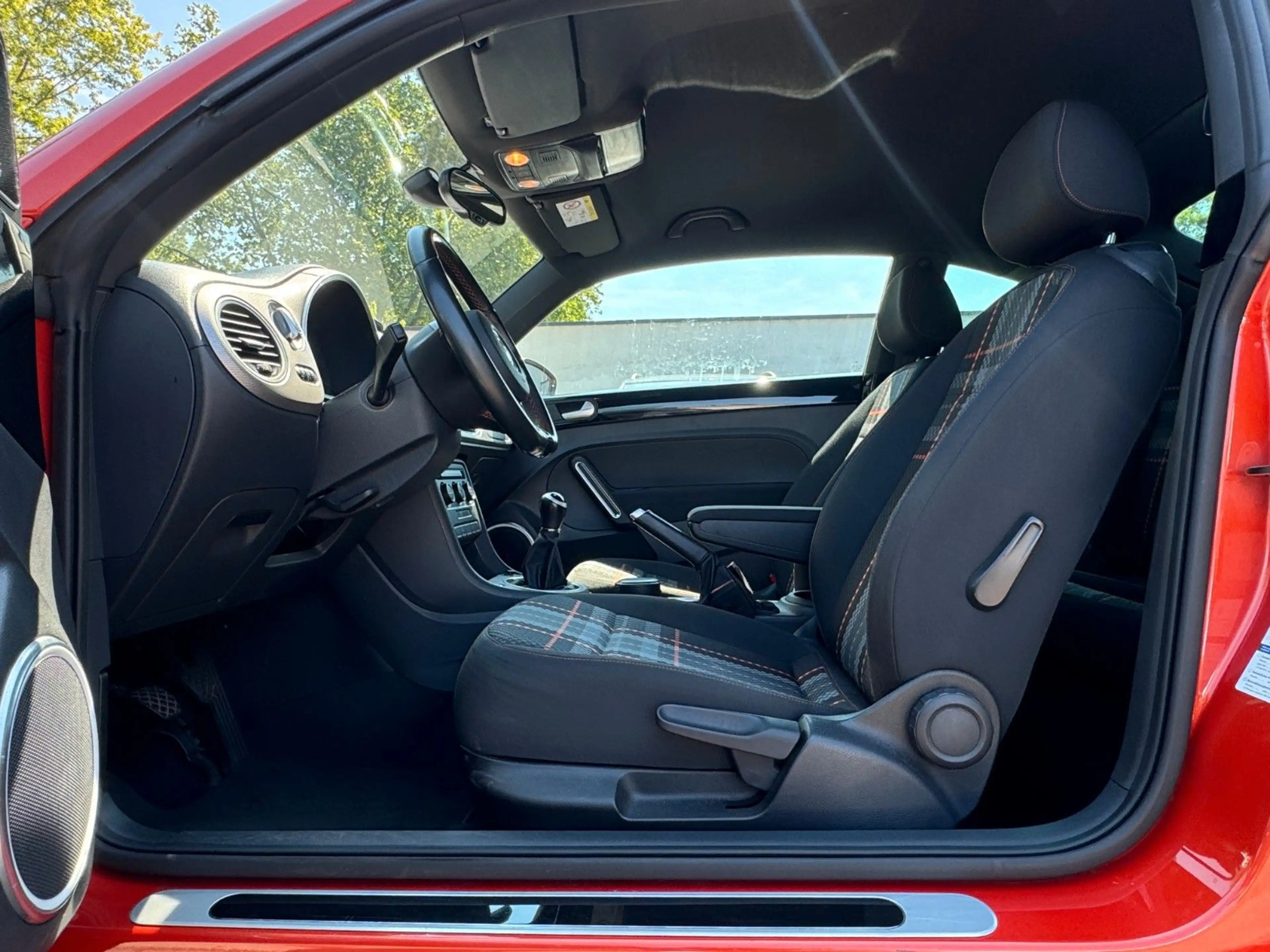 Volkswagen Beetle 1.4 TSI Club BMT Navi*SHZ*PDC — photo 12
