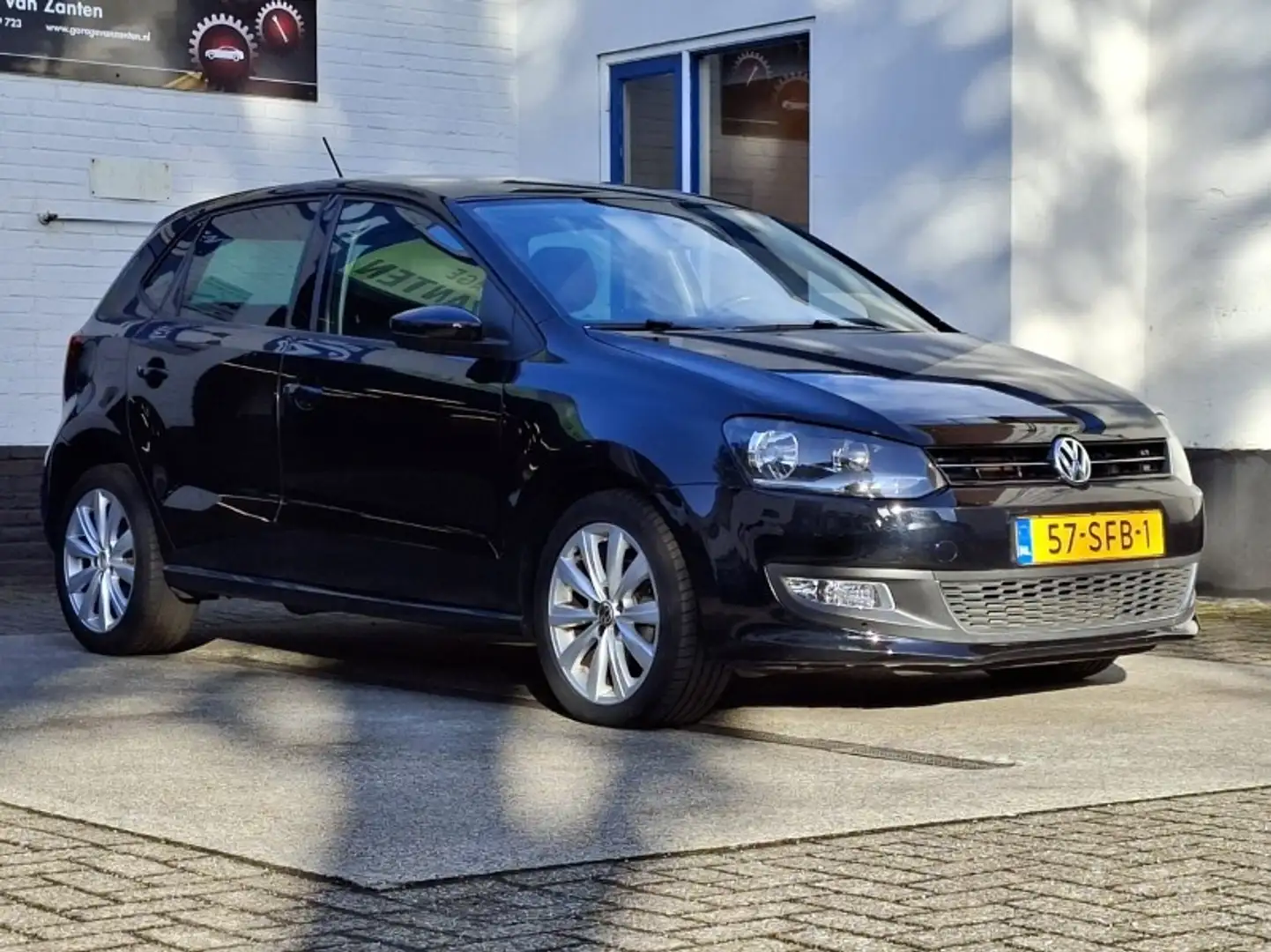 Volkswagen Polo 1.2 TSI Highline Zwart - 1