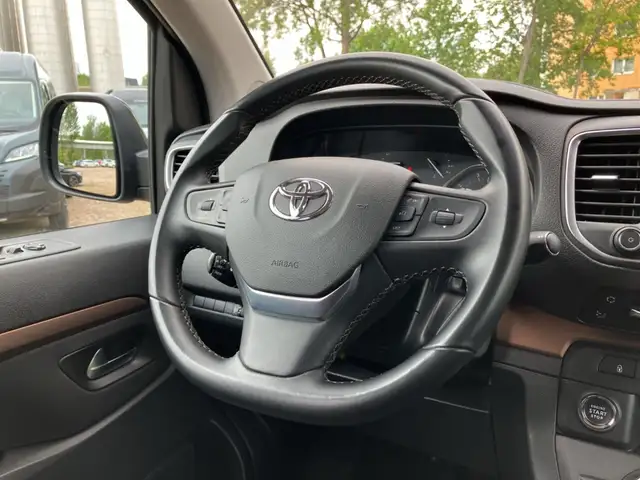 Toyota Proace view 15