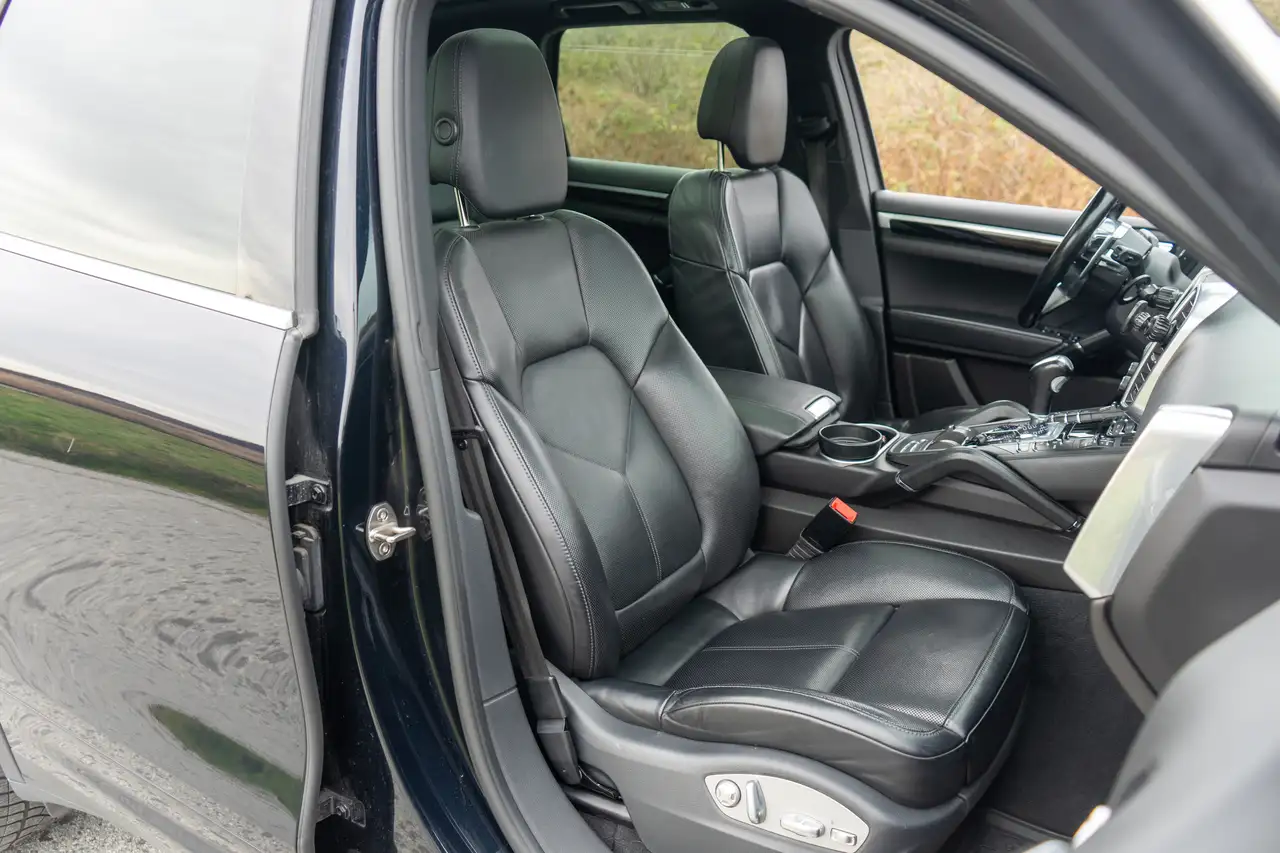 Porsche Cayenne снимка Porsche Cayenne