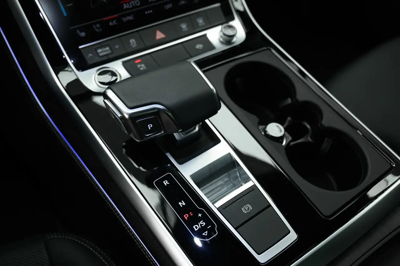 Audi Q7 снимка Audi Q7