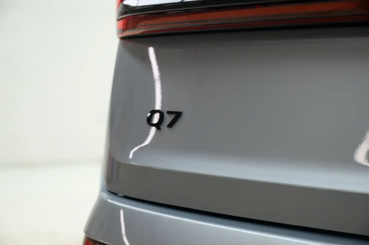 Audi Q7 снимка Audi Q7