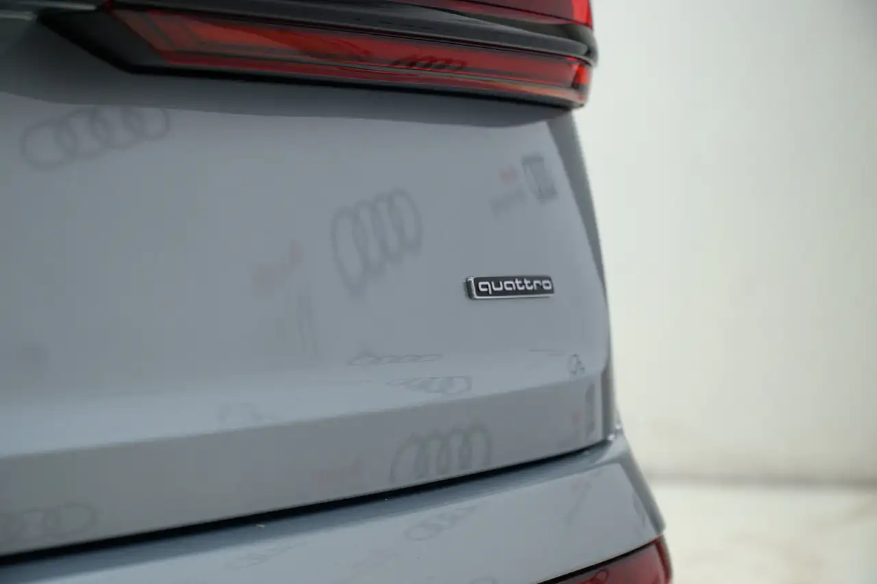 Audi Q7 снимка Audi Q7
