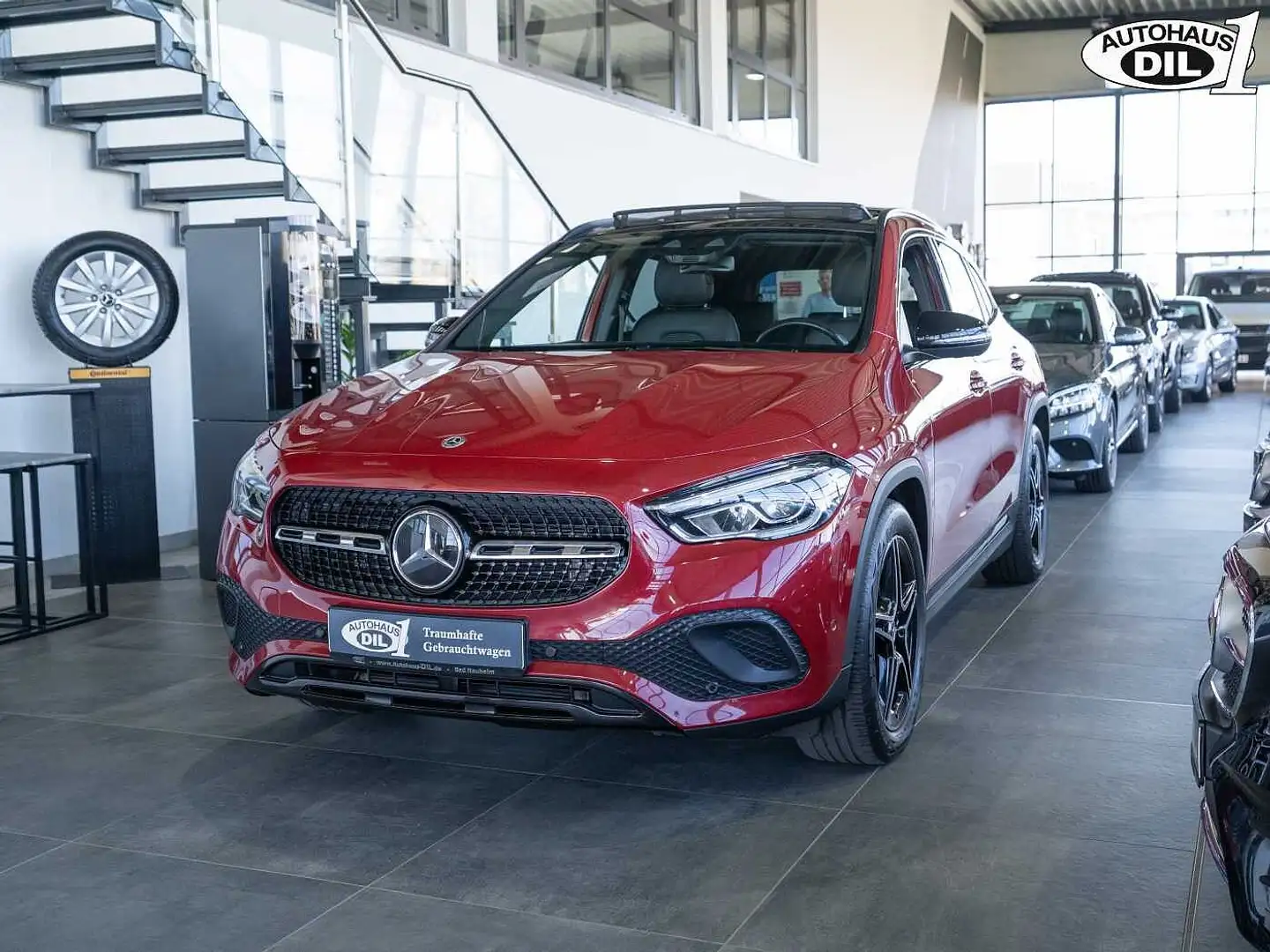 Mercedes-Benz GLA 200 d 8G-DCT *PANO*NIGHT*R-KAMERA*DISTR.+* Rouge - 2