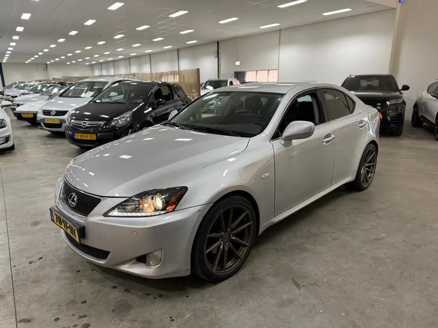 Lexus IS 250 Business / NAVI-MULTIEMEDIA / AUTOMAAT / DEALER ON Gris - 2