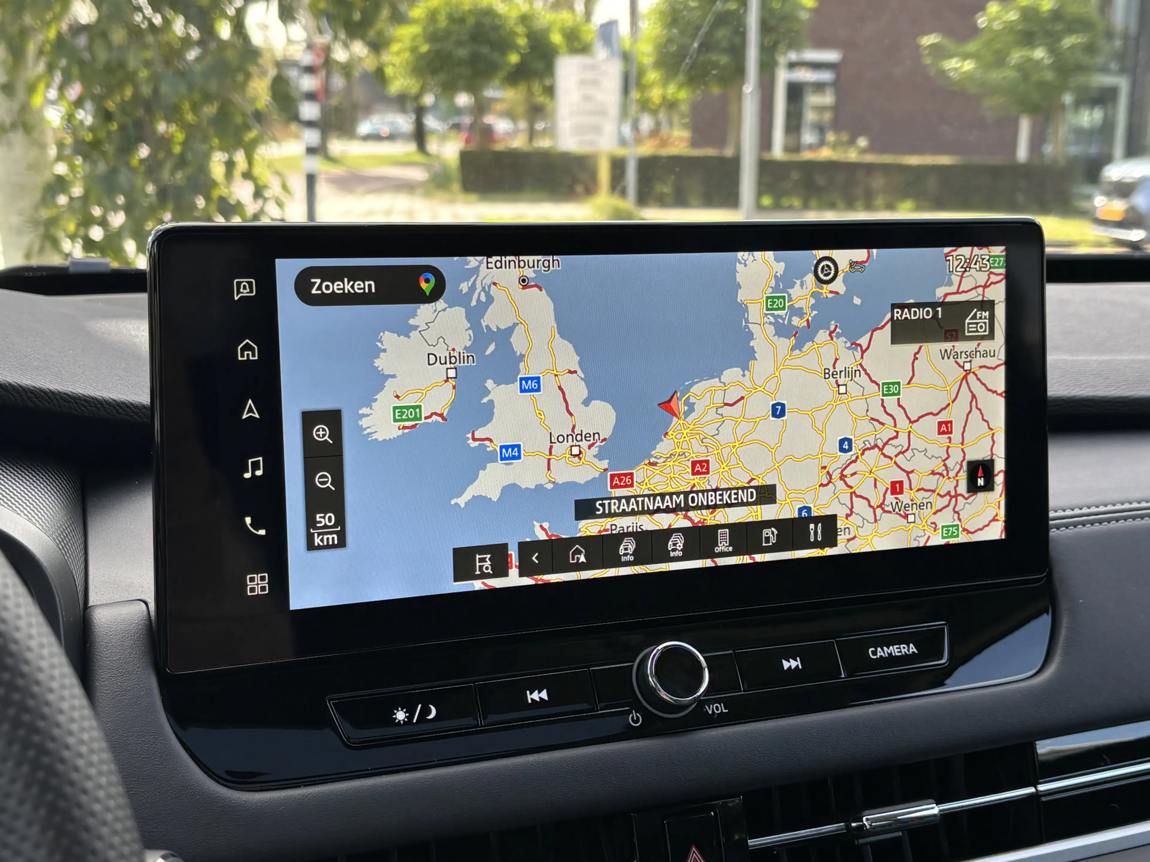 Mitsubishi Outlander 2.4 PHEV Instyle — photo 29