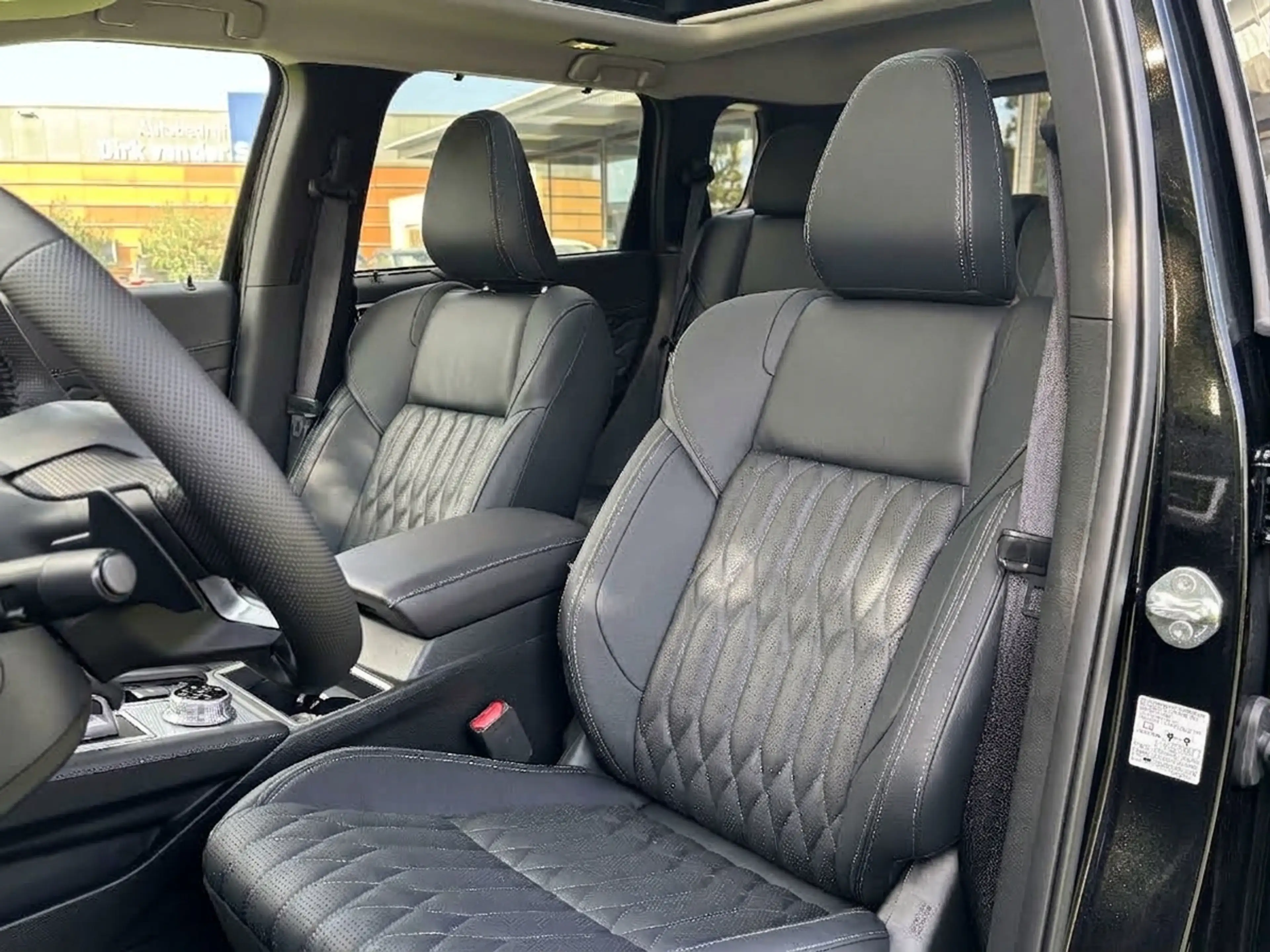 Mitsubishi Outlander 2.4 PHEV Instyle — photo 4