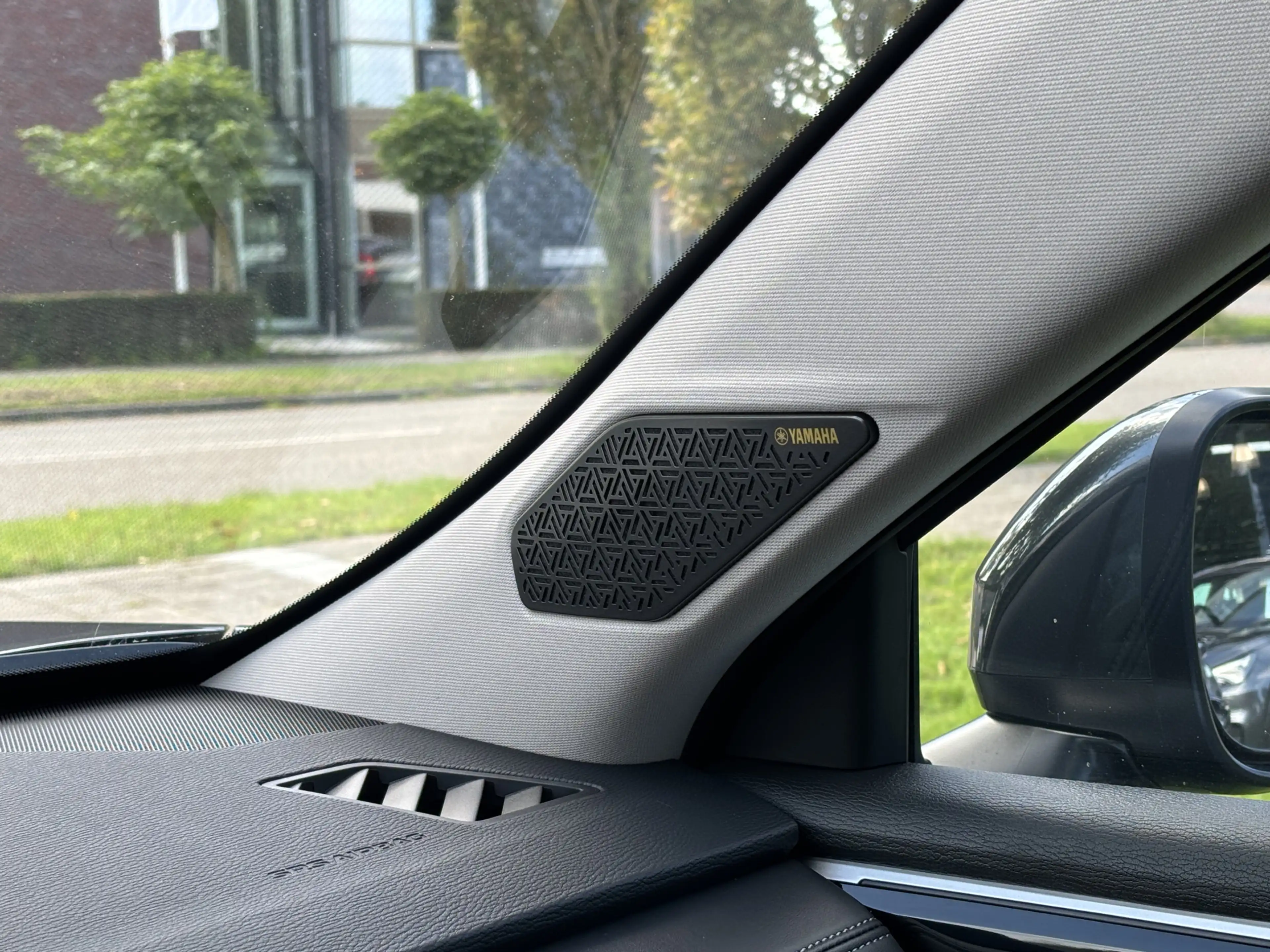 Mitsubishi Outlander 2.4 PHEV Instyle — photo 25