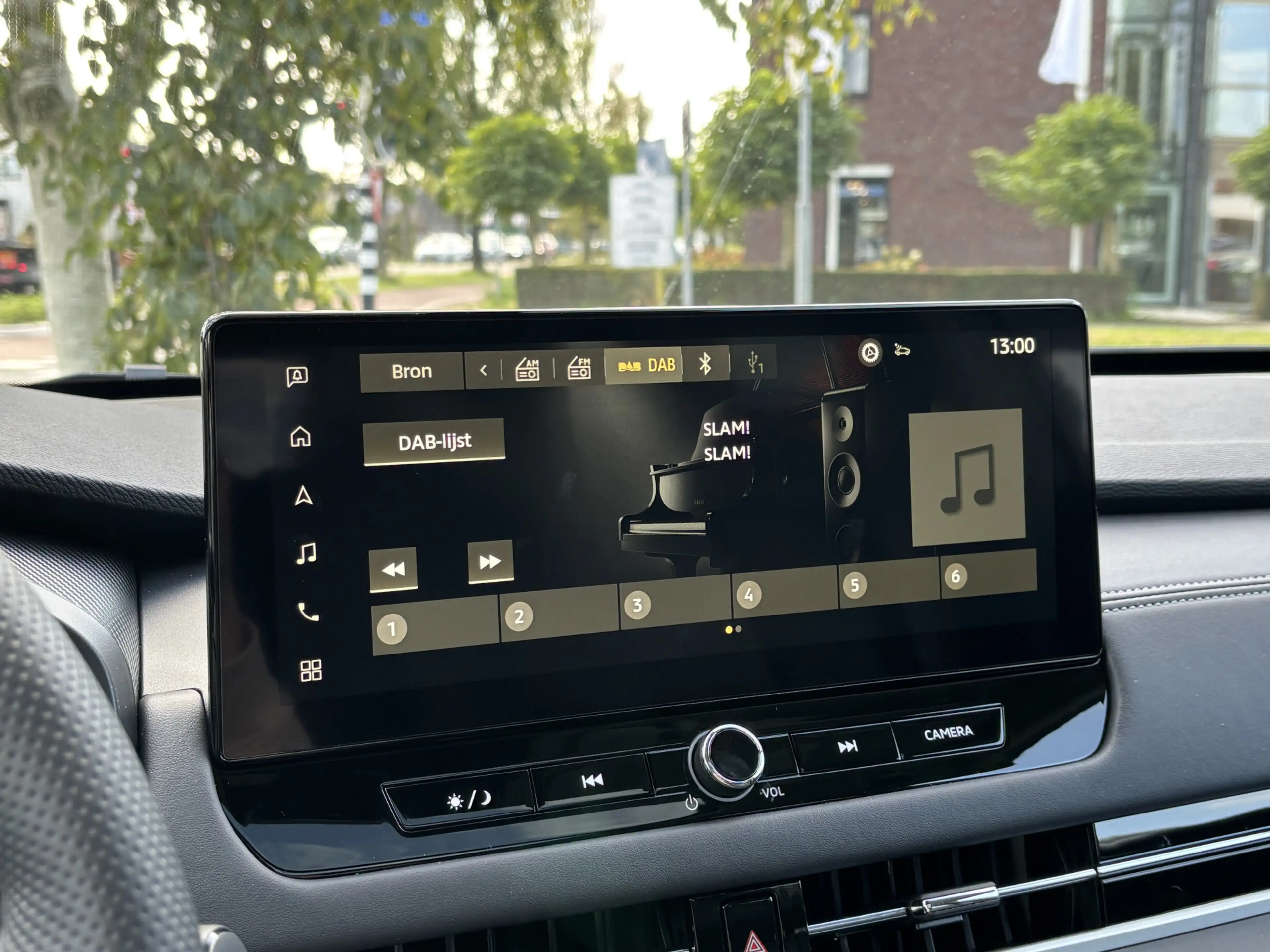 Mitsubishi Outlander 2.4 PHEV Instyle — photo 32