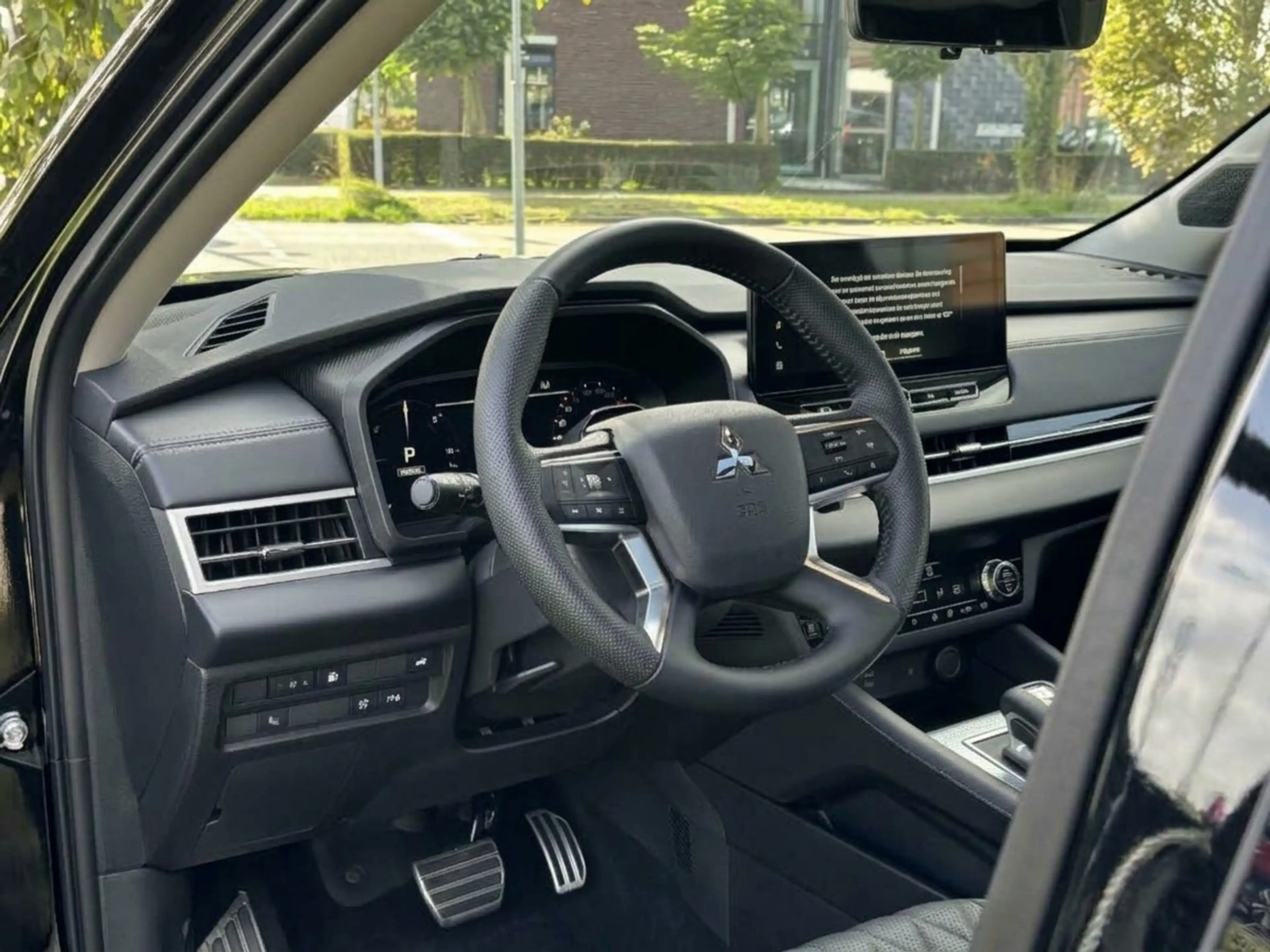 Mitsubishi Outlander 2.4 PHEV Instyle — photo 14