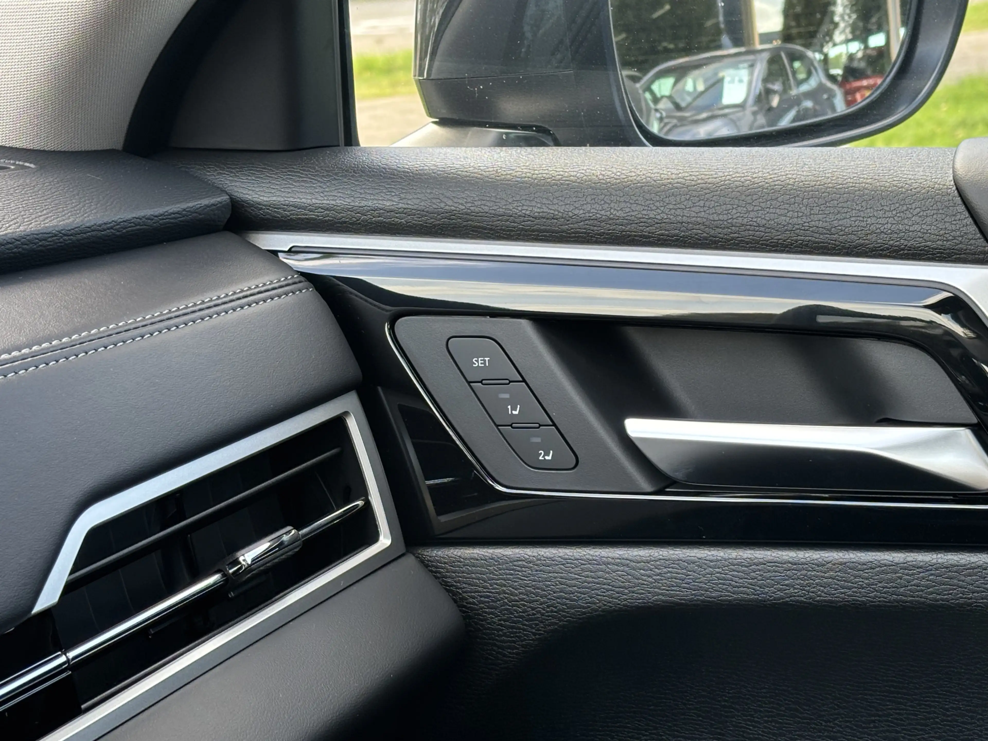 Mitsubishi Outlander 2.4 PHEV Instyle — photo 26